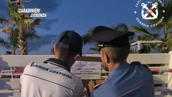 Sequestro di una discoteca a Corigliano Rossano da parte di Carabinieri e Capitaneria di Porto