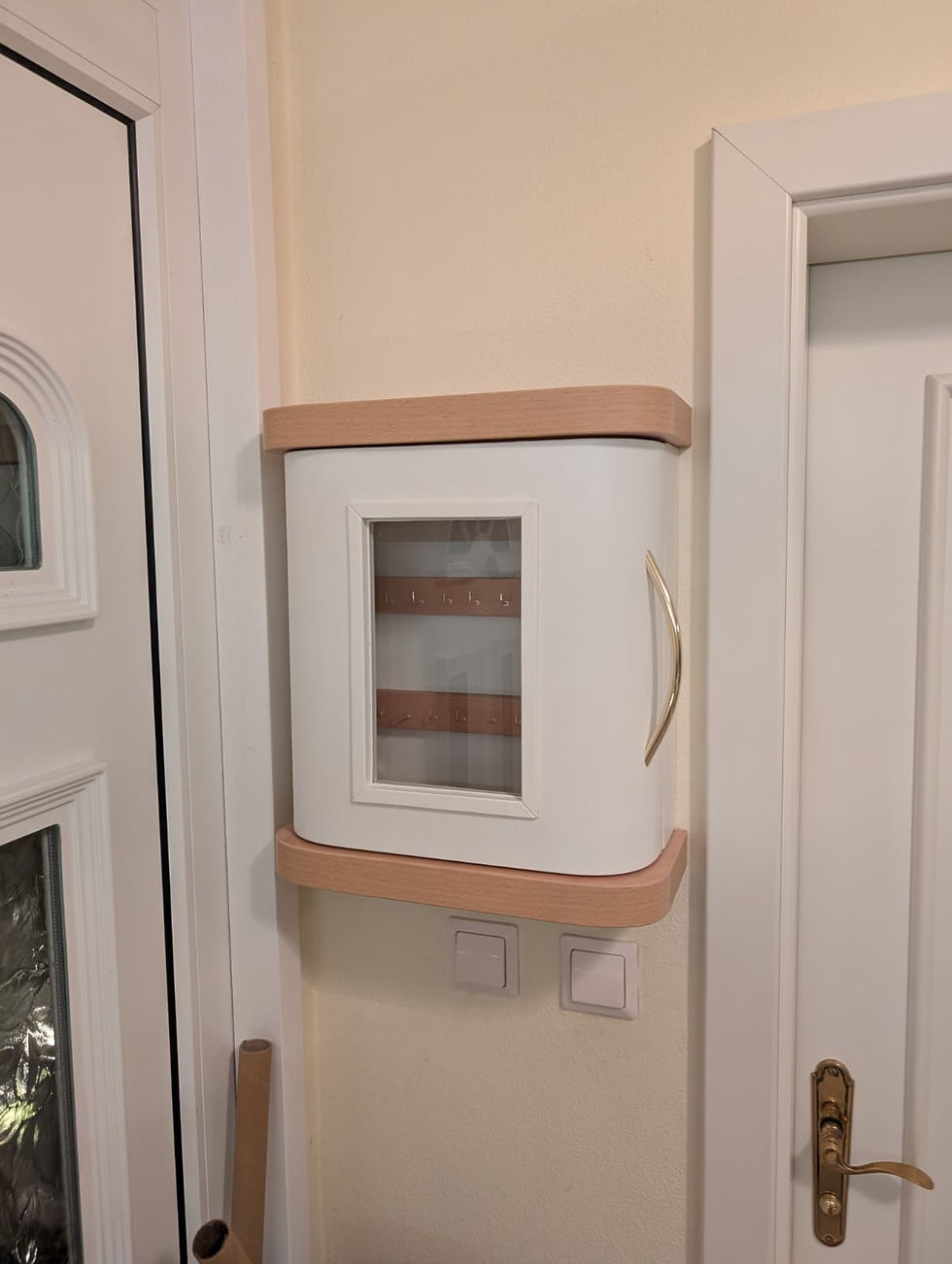 Garderobe-weiss-Rund
