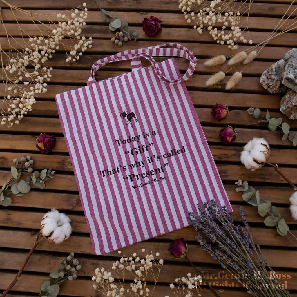 刺繍コットンリネントートバッグ Today is a Gift that's why it's call present.Crimson