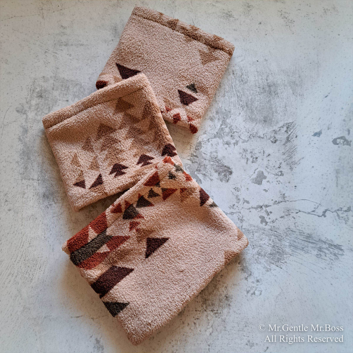 チーフジョセフ柄 耳までぬくぬくNeck Wamer Beige