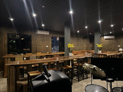 Nuhu Bistro - Indoor