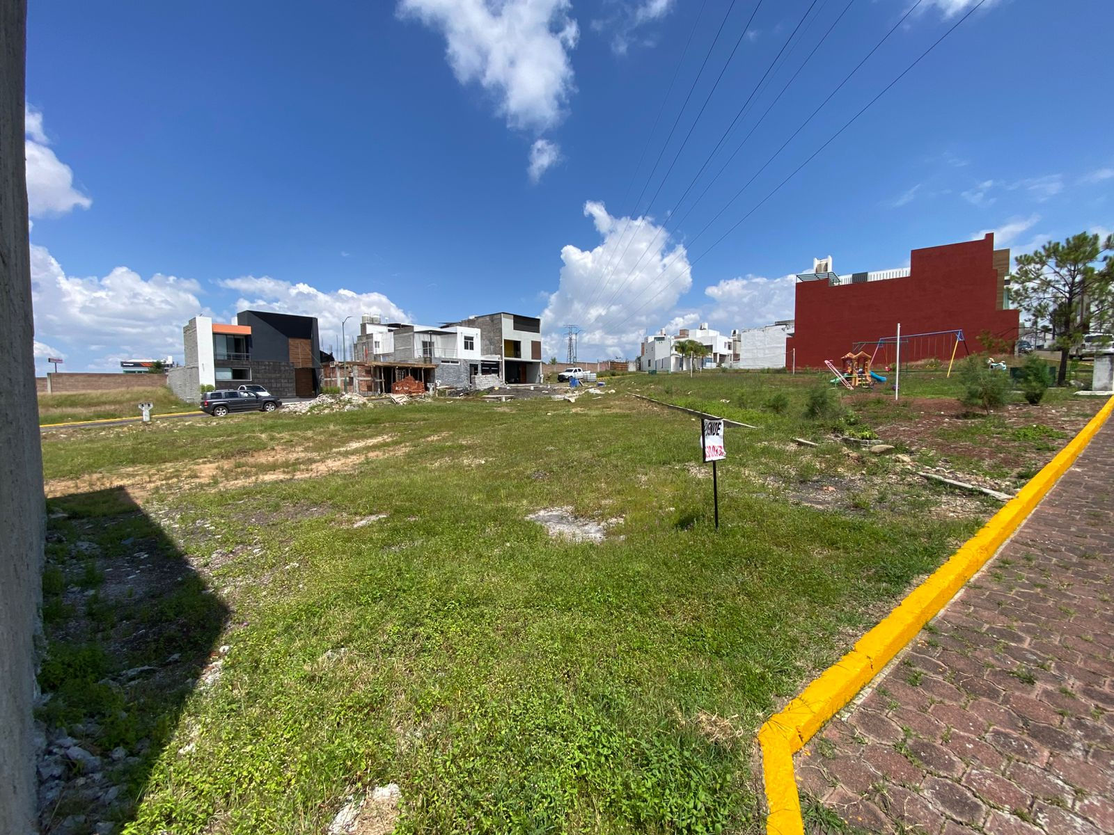 Terreno junto área infantil en Coto del Tecnológico en Altozano