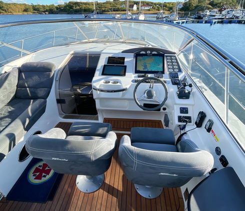 Windy 42 grand bora 2007 skepparplats till salu - opulence yachts