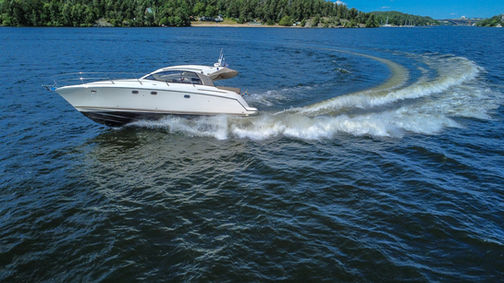Prestige 390S till salu med båtmäklaren Opulence Yachts