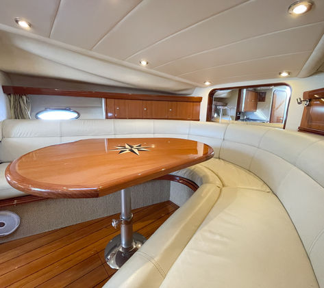 Windy 42 grand bora 2007 interiöWindy 42 grand bora 2007 interiör till salu - opulence yachtsr till salu - opulence yachts