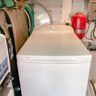 Motorrum Sunseeker 47 portofino. Till salu med båtmäklaren Opulence Yachts.