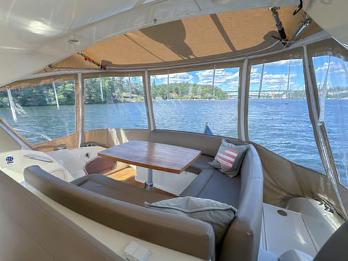Sittbrunn Prestige 390S till Salu med båtmäklaren Opulence Yachts