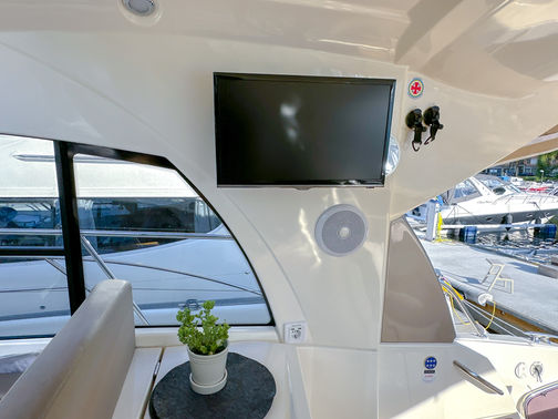 Sittbrunn Prestige 390S till Salu med båtmäklaren Opulence Yachts