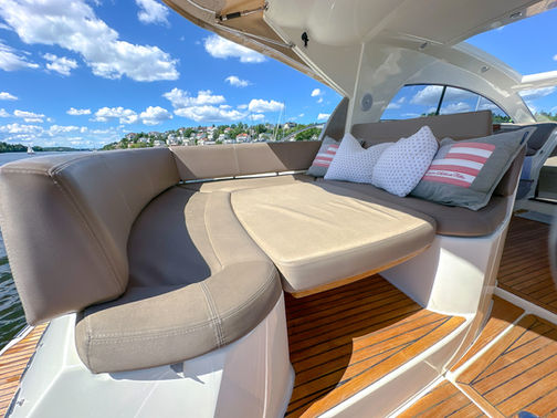 Sittbrunn Prestige 390S till Salu med båtmäklaren Opulence Yachts