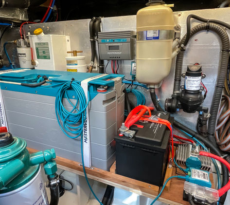 Motorum Marex 370 Aft Cabin. Såld av Opulence Yachts