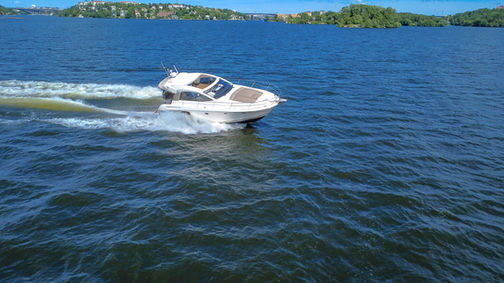 Prestige 390S till salu med båtmäklaren Opulence Yachts