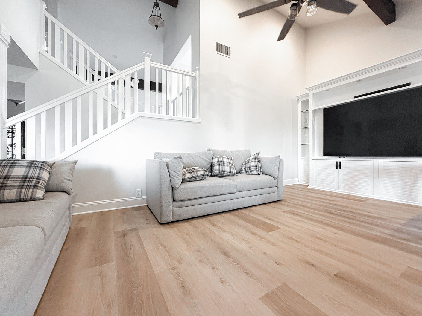 luxury-vinyl-floor-installation-coto-de-caza