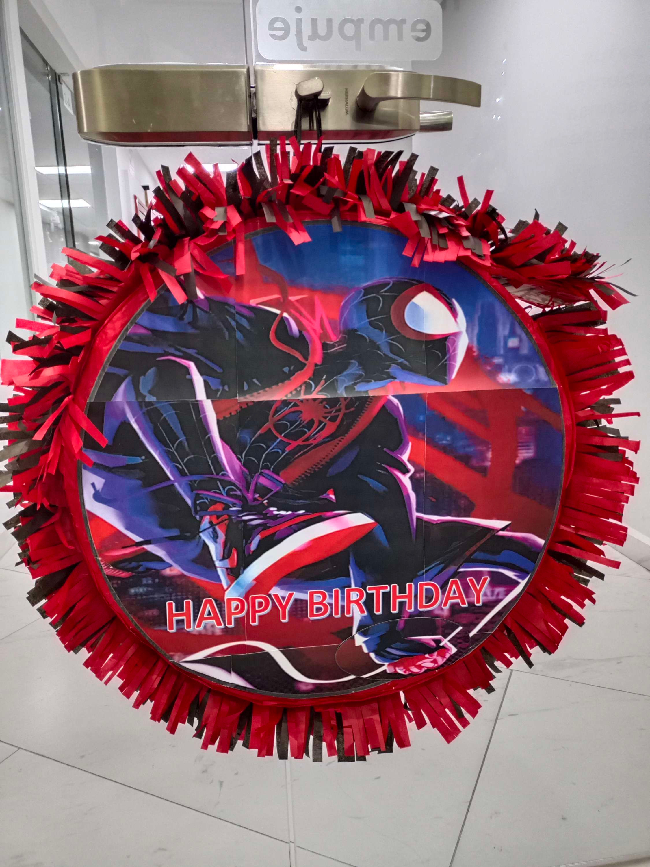 🎉 Piñata circular Spiderman Verse ✨ 60 cm. circunferencia