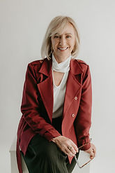 Resultado final da consultoria de imagem de cliente feminina