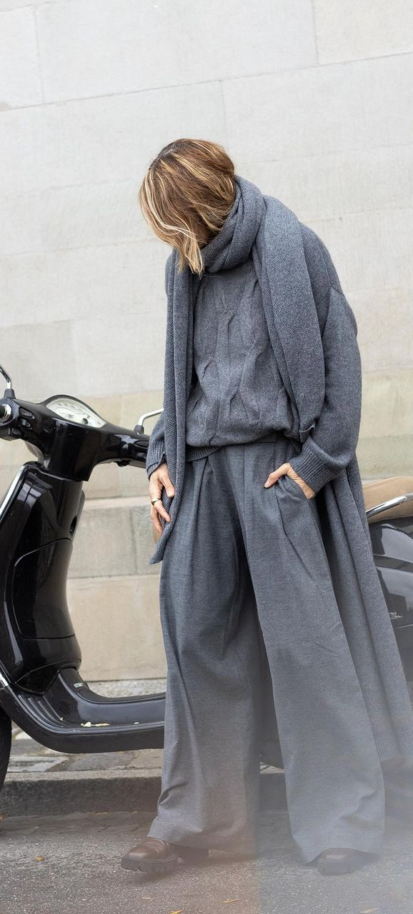 Miniaturbild: Legerer Pullover mit Rollkragen