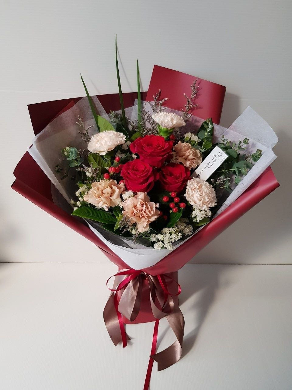 縮圖：鮮花｜紅玫瑰康乃馨花束