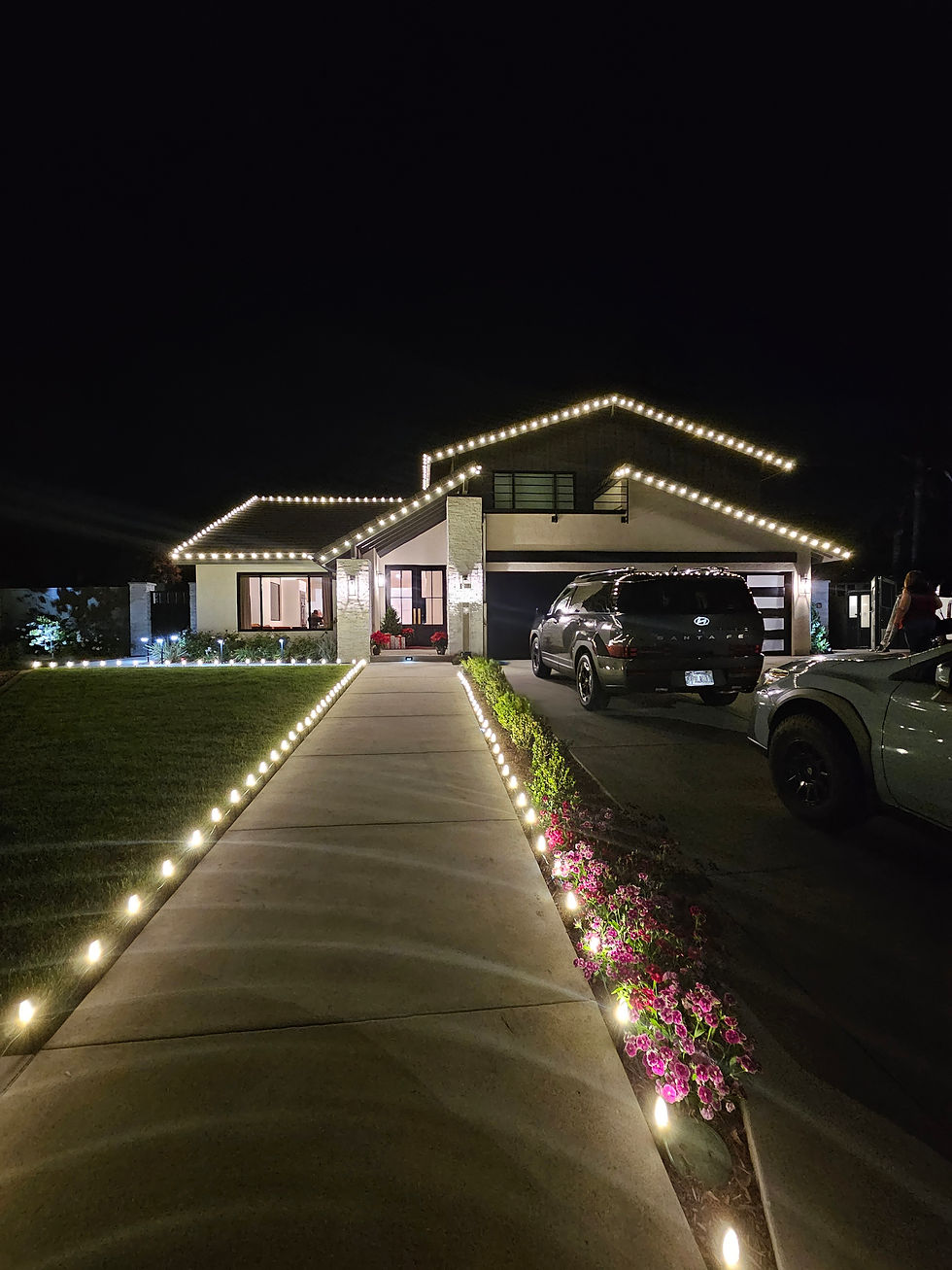 Christmas Lights Rancho Cucamonga Transparent Solutions_edited.jpg