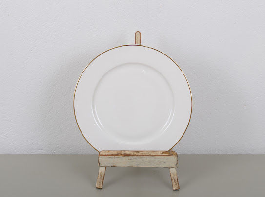 Thumbnail: Gold Rimmed China Dinner Set