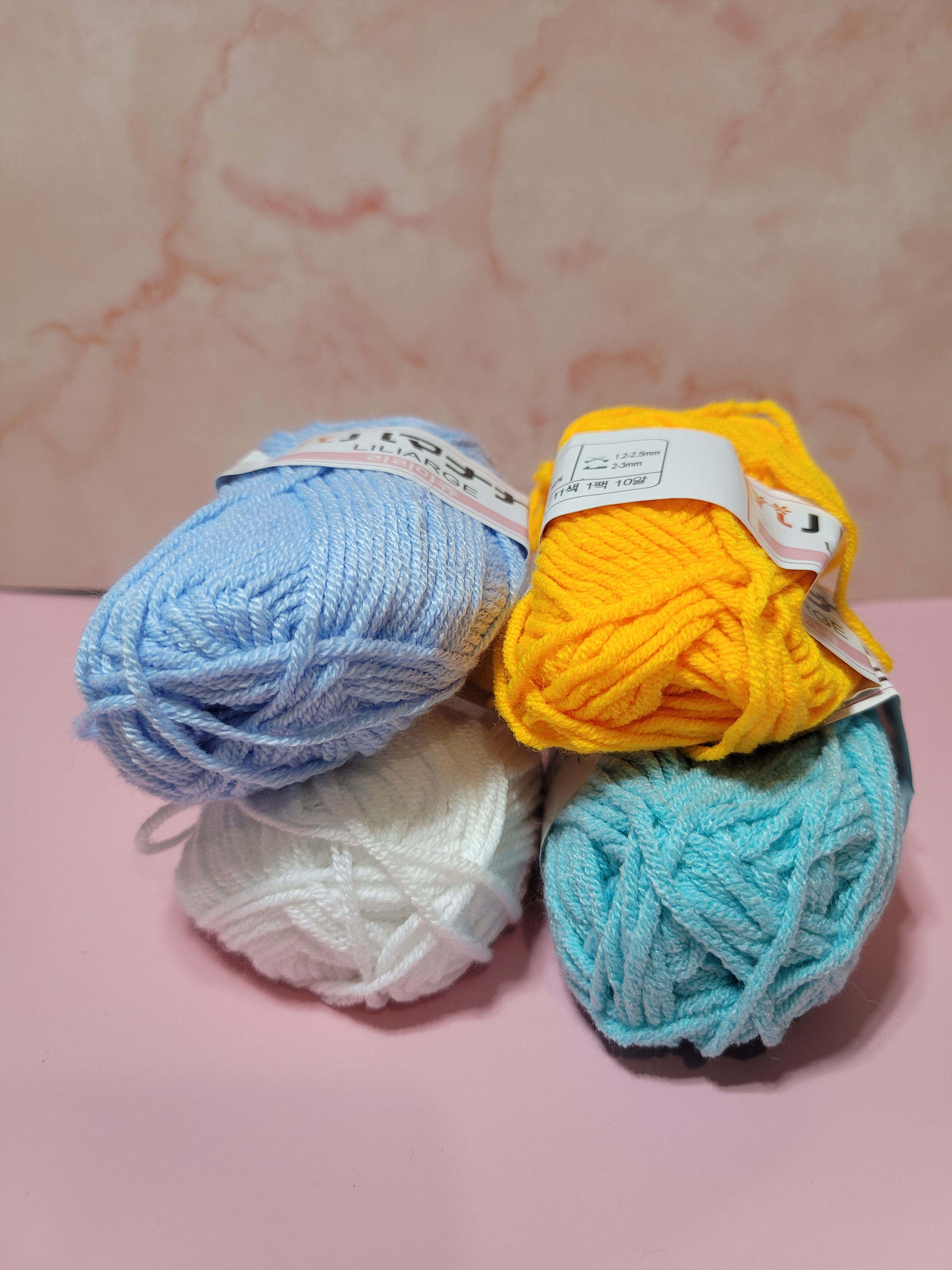 Mixed Yarn Ball lot– 7.6 oz | Knitting & Crochet Yarn |Craft Yarn