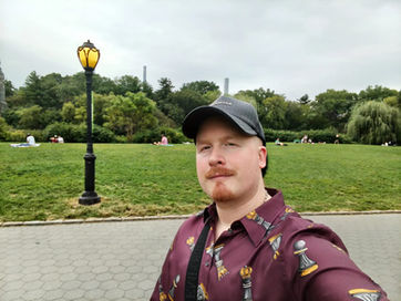 Арт Гарфанкел-младший на Great Lawn в Central Park с видом на Downtown Manhattan, с перспективы зрителей концерта 1981 года.