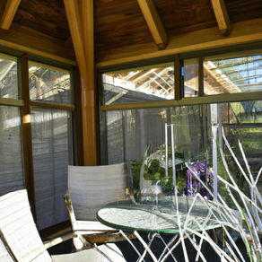 Designing Glass-Enclosed Sunrooms for Year-Round Enjoyment