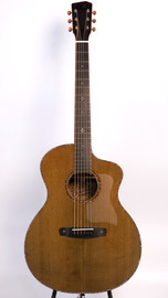 GREEN EBONY 正面からの写真