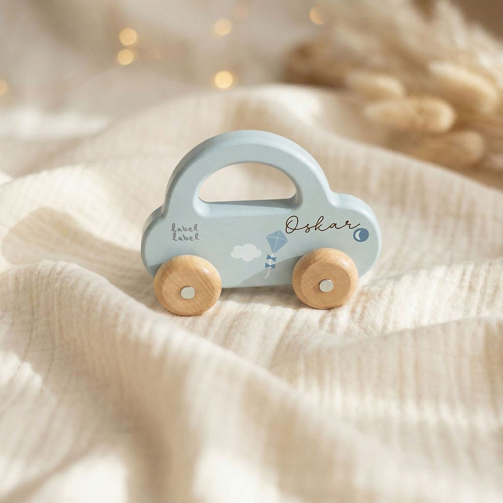 Miniaturbild: Personalisiertes Holzspielzeugauto mit Namen – Geschenk zur Geburt - Blau
