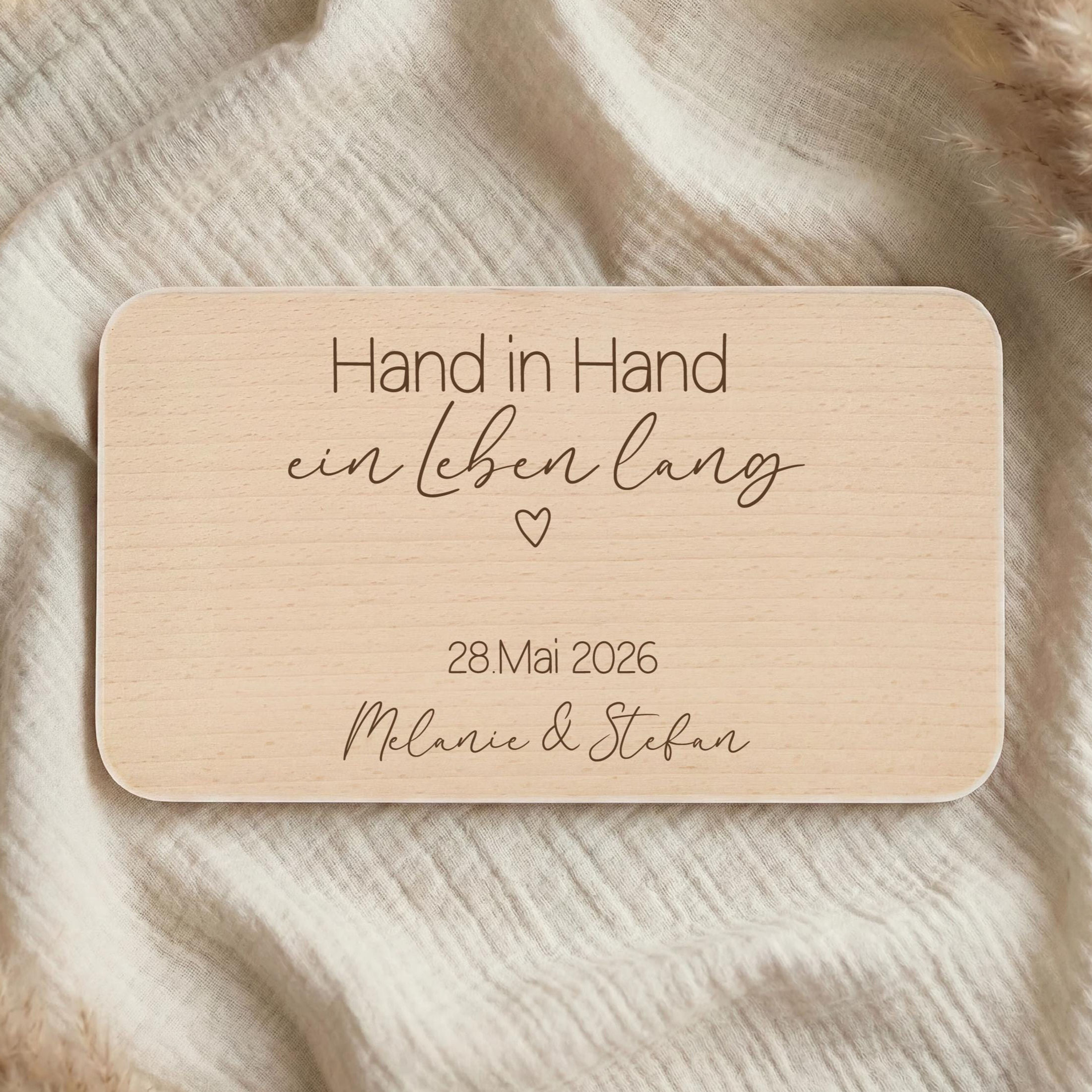 Personalisiertes Frühstücksbrettchen zur Hochzeit oder zum Jahrestag