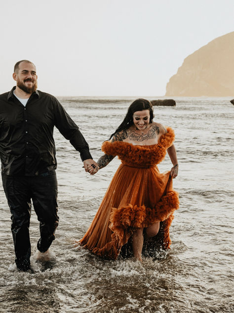Oregon Coast Couple's Photography | Cape Kiwanda during Golden Hour | Adventure Couples Session 