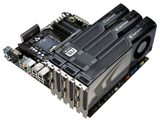 Tres tarjetas gráficas NVIDIA GEFORCE conectadas mediante SLI en una única placa base