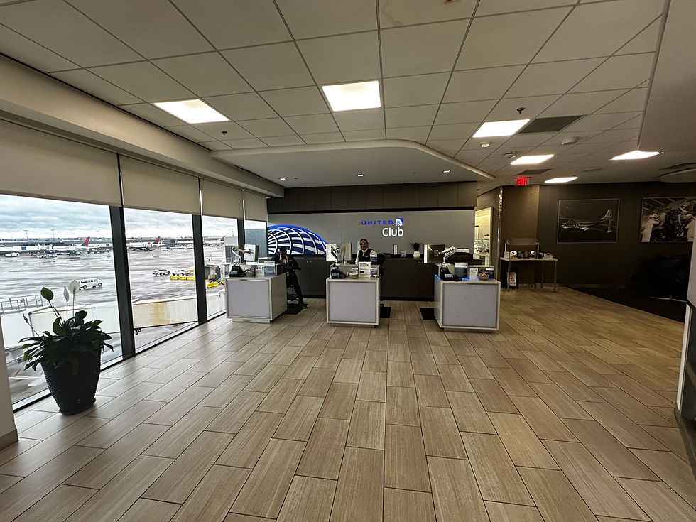 Review United Lounge Altanta International Airport (ATL) Terminal A