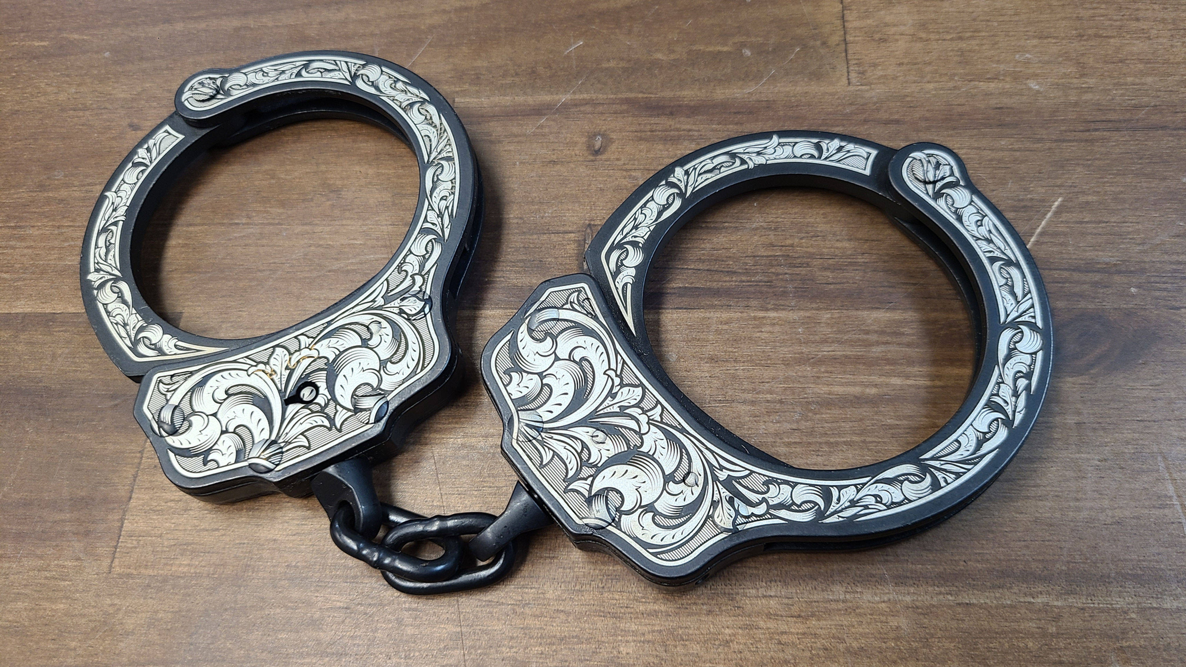 PEERLESS HANDCUFFS BUNDLE