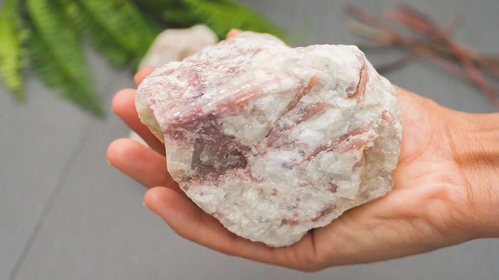 Miniature : Pink Tourmaline- Large