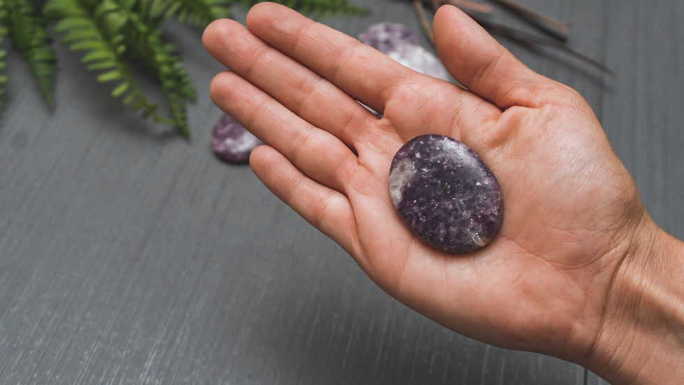 Miniature : Lepidolite Thumb Stone