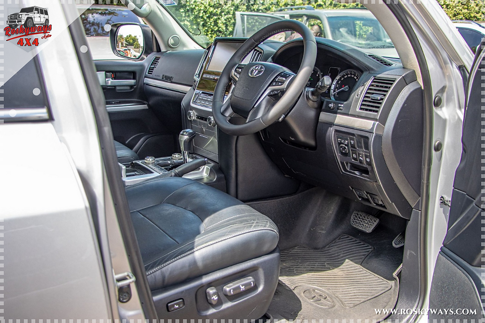 Thumbnail: Toyota Land Cruiser V8 VX