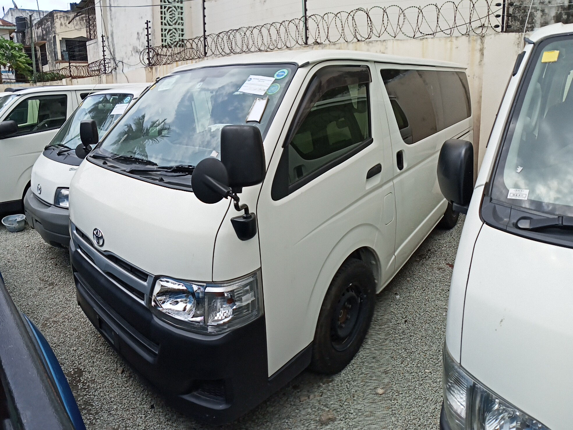 Toyota HIAce 7L