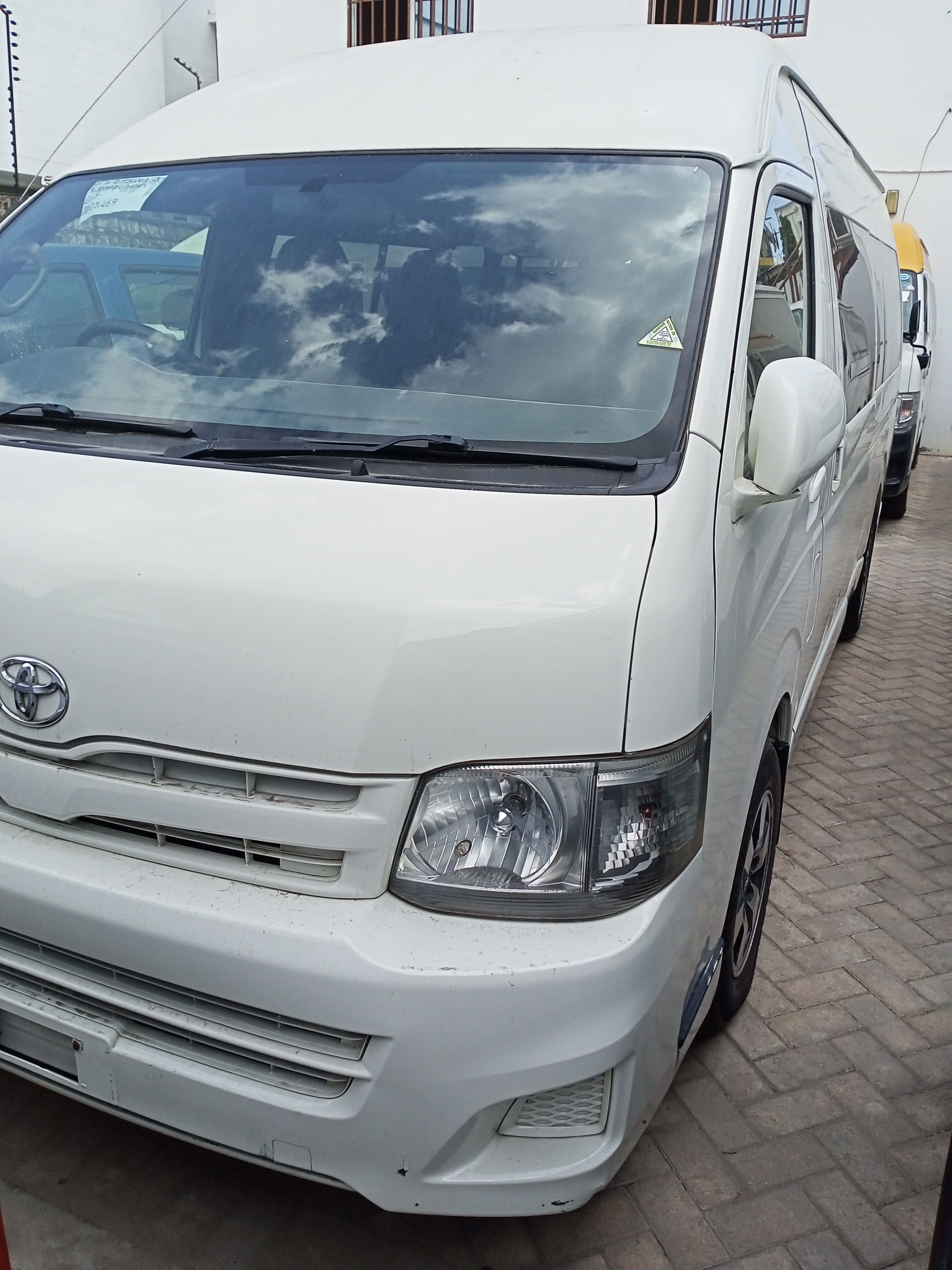 TOYOTA HIAce 9L