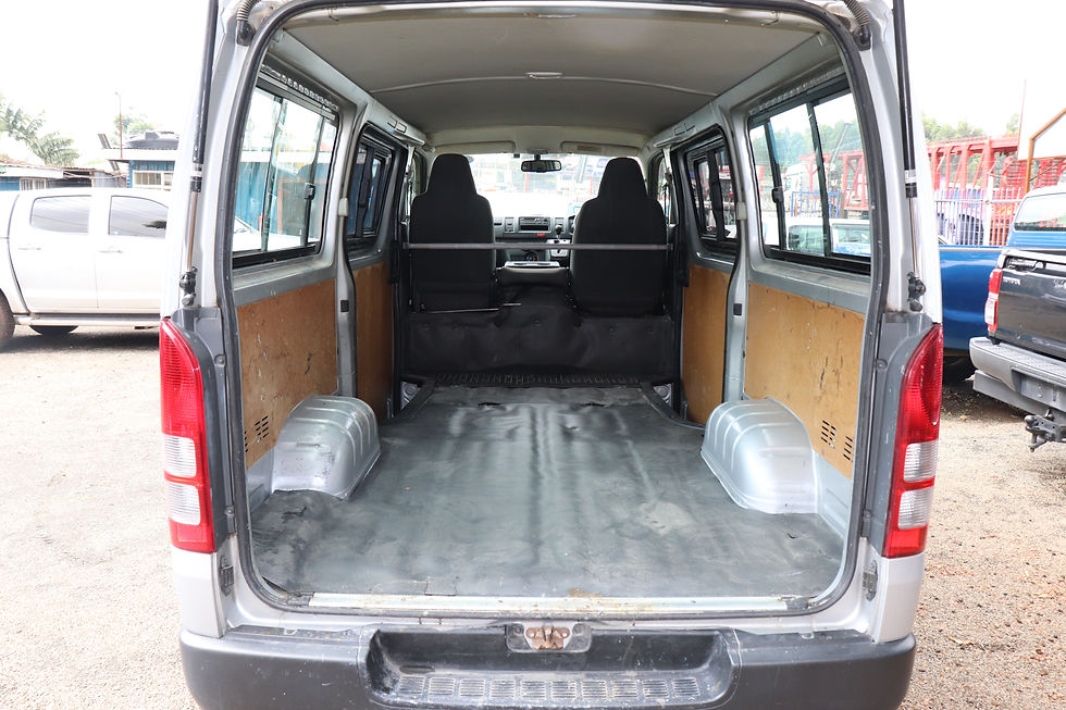 Thumbnail: TOYOTA HIACE 7L