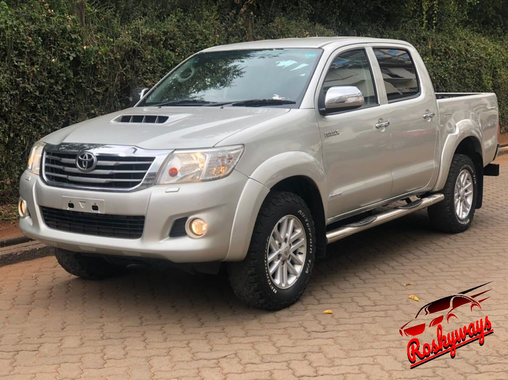 HILUX INVINCIBLE