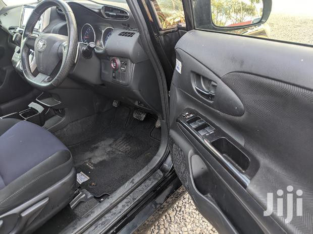 Thumbnail: Toyota Wish