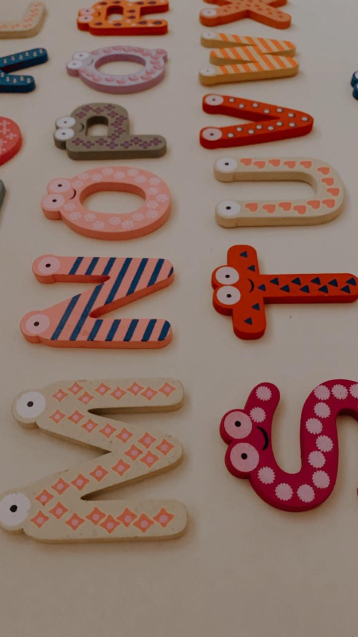 Miniatura: Alfabeto de madera de colores con imán