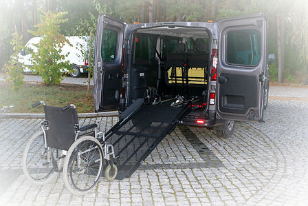 Auto mit Rollstuhltransport Seniorenbegleitung Hesslinger München Unterhaching