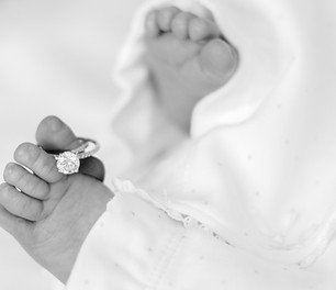 whittaker-newborn-11_edited.jpg
