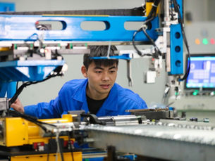 Factory activity stays in expansion zone