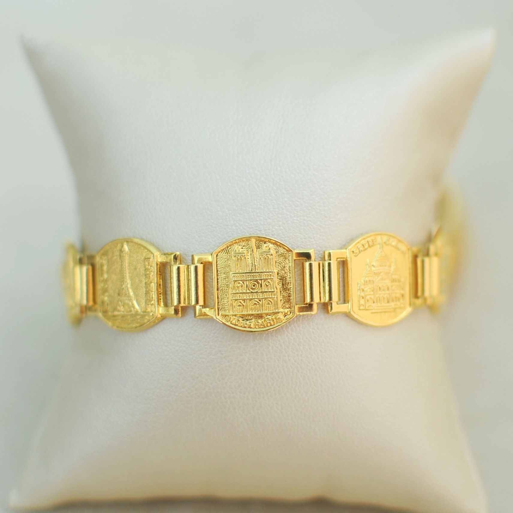 3. 1940s Parisian Landmarks