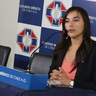 Colmed critica resolución del Gobierno que impide a inmigrantes irregulares acceder a la vacunación 