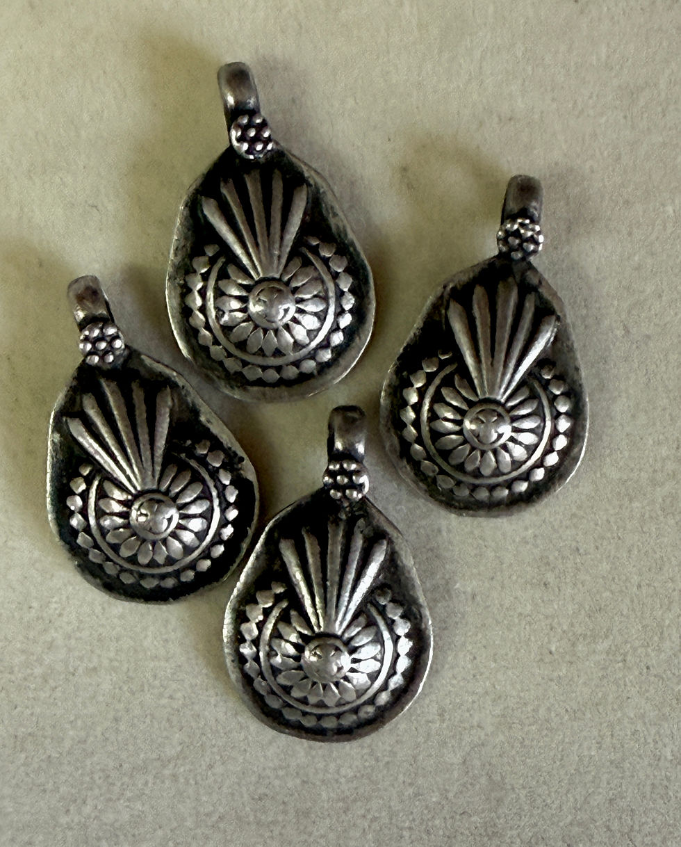 Миниатюра: Antique Silver Charm Style #5