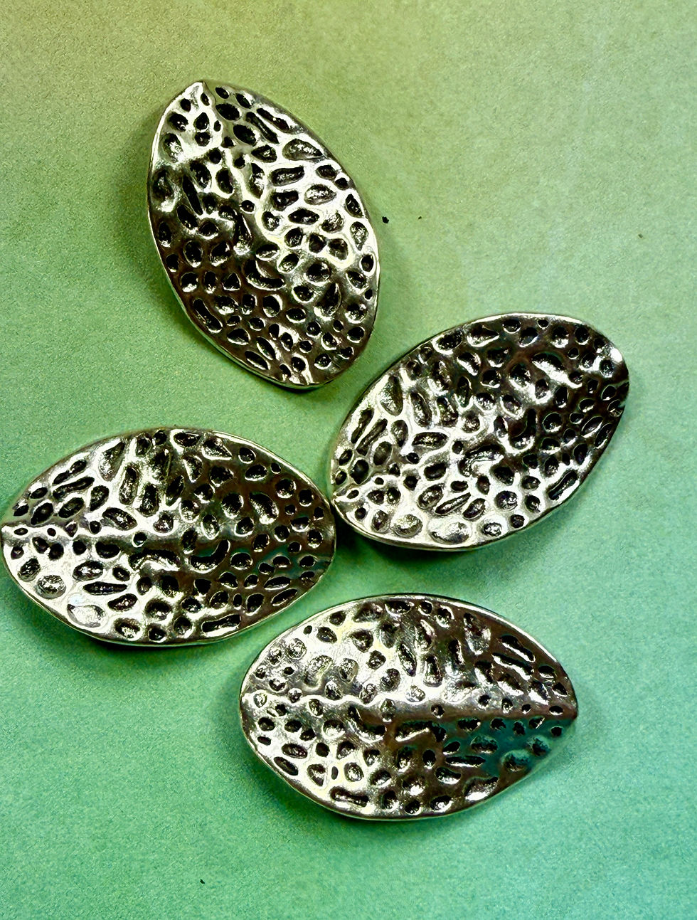 27x20mm High Texture Twisted Oval Focal Bead (6 pcs)