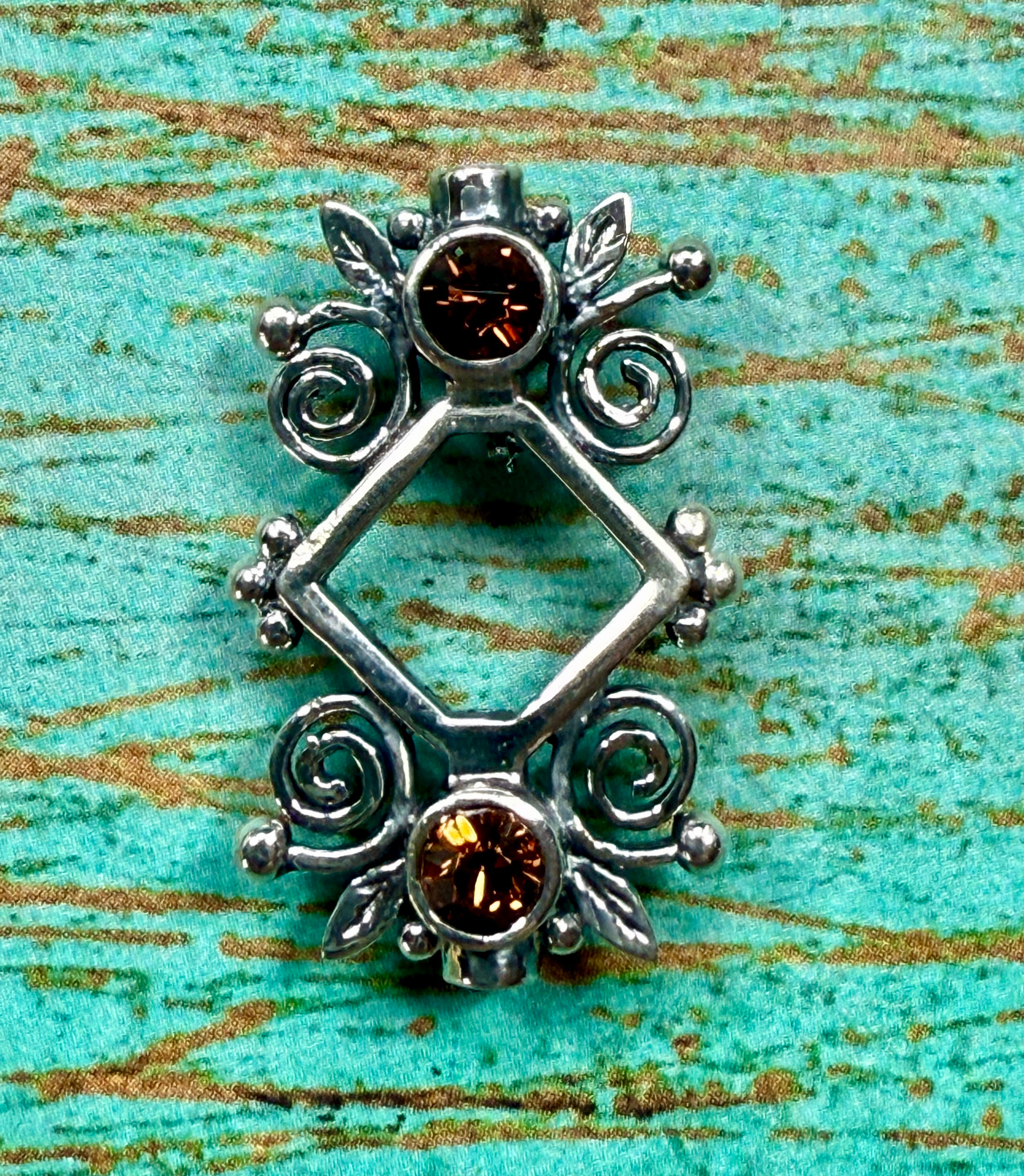 25x15mm Vintage Jill MacKay Spring Spiral Bead Frame