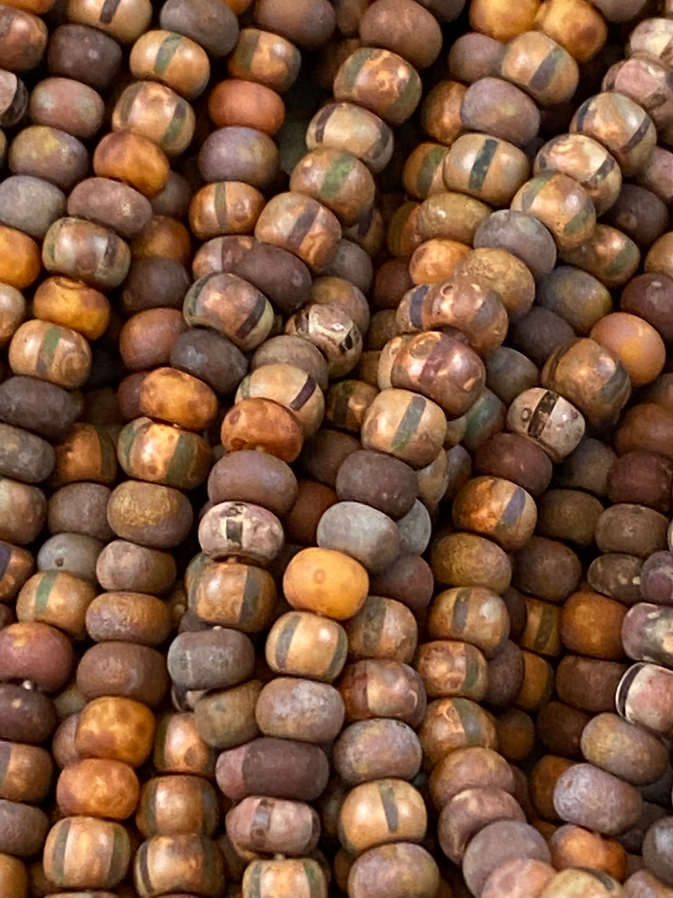 Miniature : Aged size 6/0 Seed Beads